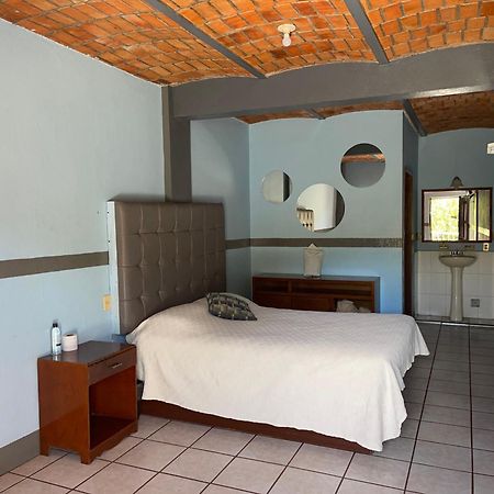 Hotel Cuatro Caminos Etzatlán Екстериор снимка